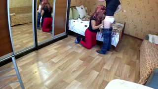 Мама дает в анал своему новому сожителю в комнате общежития