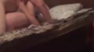 Повалил девченку на диван и стал трахать в пизденку