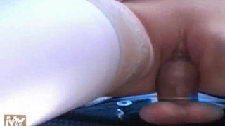 Секс у машины русского бойфренда с деревенской давалкой