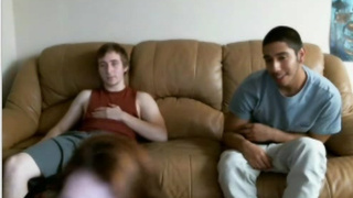 Юным студентам нравится устраивать групповые оргии