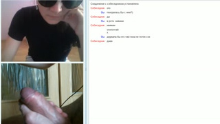 Дрочер в чат рулетке наяривает свой длинный пенис