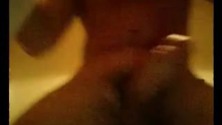 Благоверный крупным планом снимает, как сношает жену