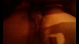 Благоверный крупным планом снимает, как сношает жену