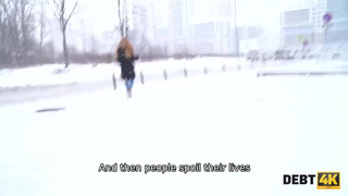 Коллектор жестко дрючит в позе раком рыжую русскую должницу