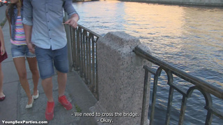 Два пикапера шпилят русских девушек