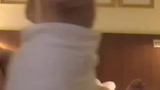 Супруга с подружкой сделали подарок мужику в качестве минета