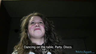 Пикапер развел 18-ти летнюю студентку на секс и кончил ей в киску