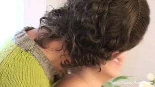 Любительское видео секса с юной русской девкой