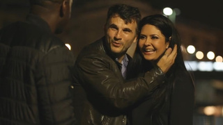 Черномазый пристал к семейной паре и напросился на групповуху МЖМ с чужой супругой