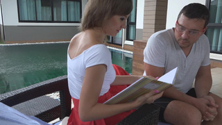 Мамашка в красной юбке занимается инцестом с родным сыном