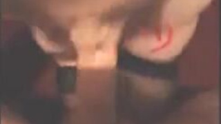 Любительское видео молодухи глубоко сосущей хуй своему дружку