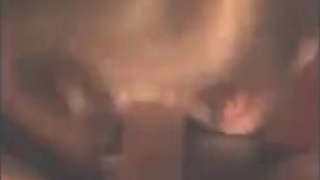 Любительское видео молодухи глубоко сосущей хуй своему дружку