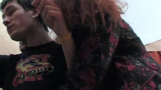 Компьютерный гений выебал матюрку в кабинете