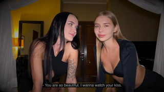 Это шутка или ты реально привела подружку для двойного минета?