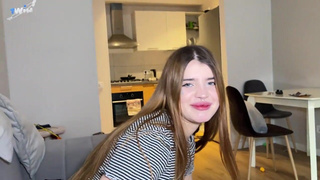 Соседка у меня с недотрахом — чуть выпила и сразу встаёт по собачьи