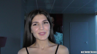 Знакомлюсь с новой соседкой из Узбекистана-Таджикистана (восточная красавица)