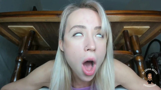 В Позе Раком застревает, на секс намекает. Ты её отъеби, а потом помоги