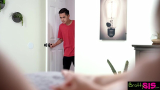 Вставил в сестру и за сиську её взял! Я в раю или это такой пранк?