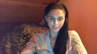 Приятная дамочка показала прекрасное тело перед камерой