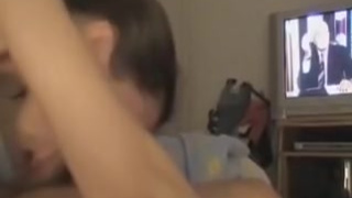 Супруг балует свою русскую мужу глубоким анальным фистингом