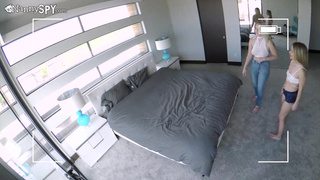 Очкарик жарит тёлку на глазах у её подруги